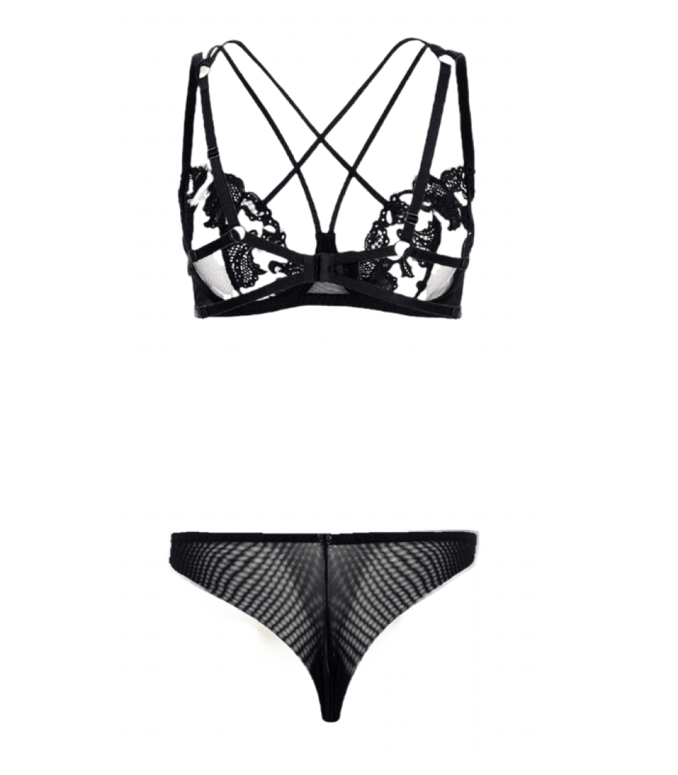 Common Bra-Fitting Mistakes Women Make and How to Avoid Them 2 Black lace lingerie